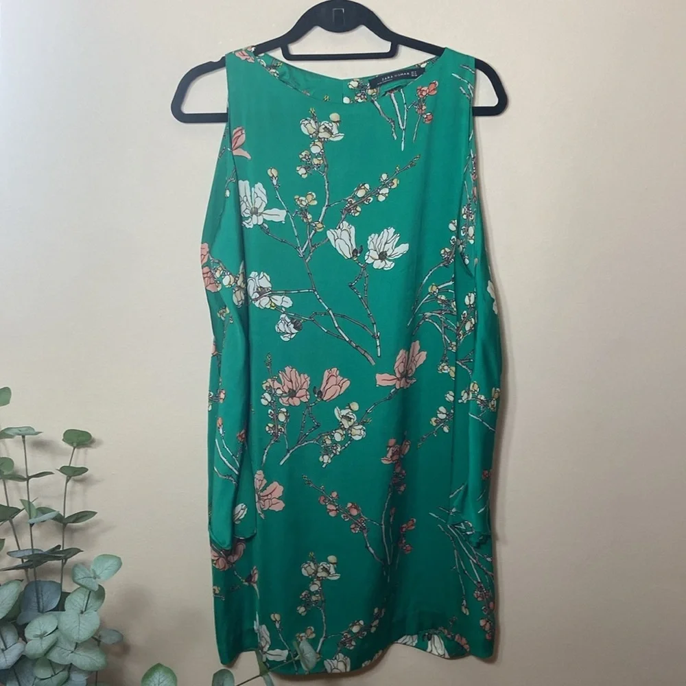 Green Zara Silky Floral Mini Dress short Satin Medium Bell Sleeve Cold Shoulder - Picture 2 of 9